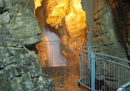 grotta-cascata-varone